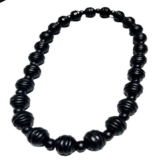 Black Fluted and Round Necklace
